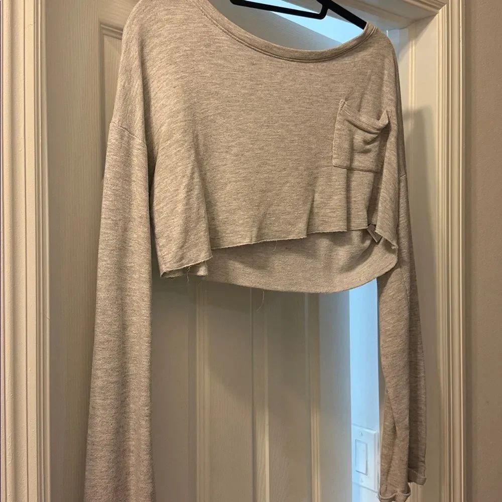 Gray Cropped Long Sleeve Top Relaxed Fit Size Large CROPPED Sweater Lightweight